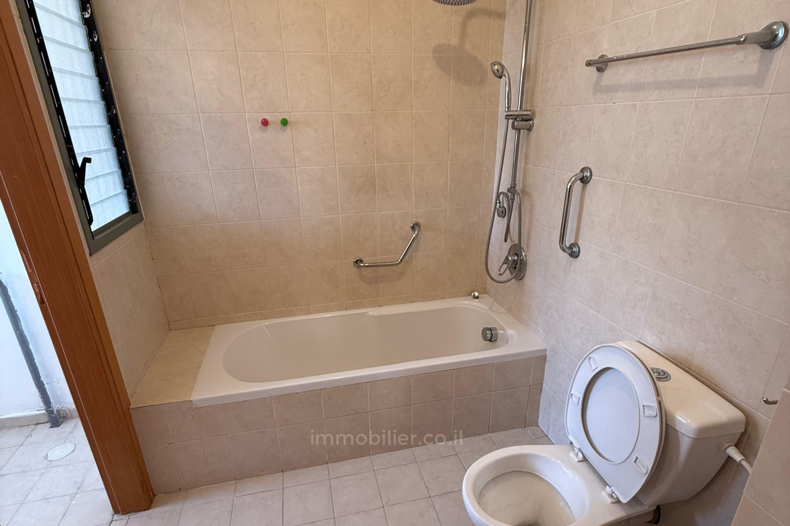 Apartment 3 rooms Tel Aviv tel aviv north 828-IBL-114