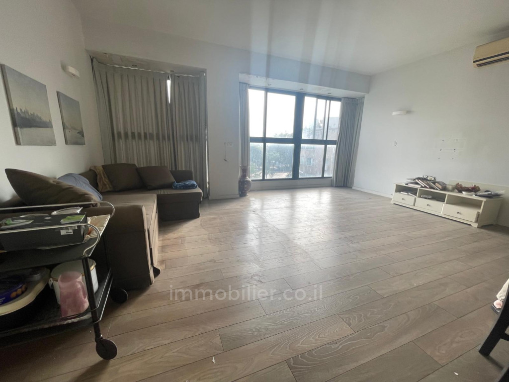 Apartment 3 rooms Tel Aviv Lev Tel-Aviv 828-IBL-133