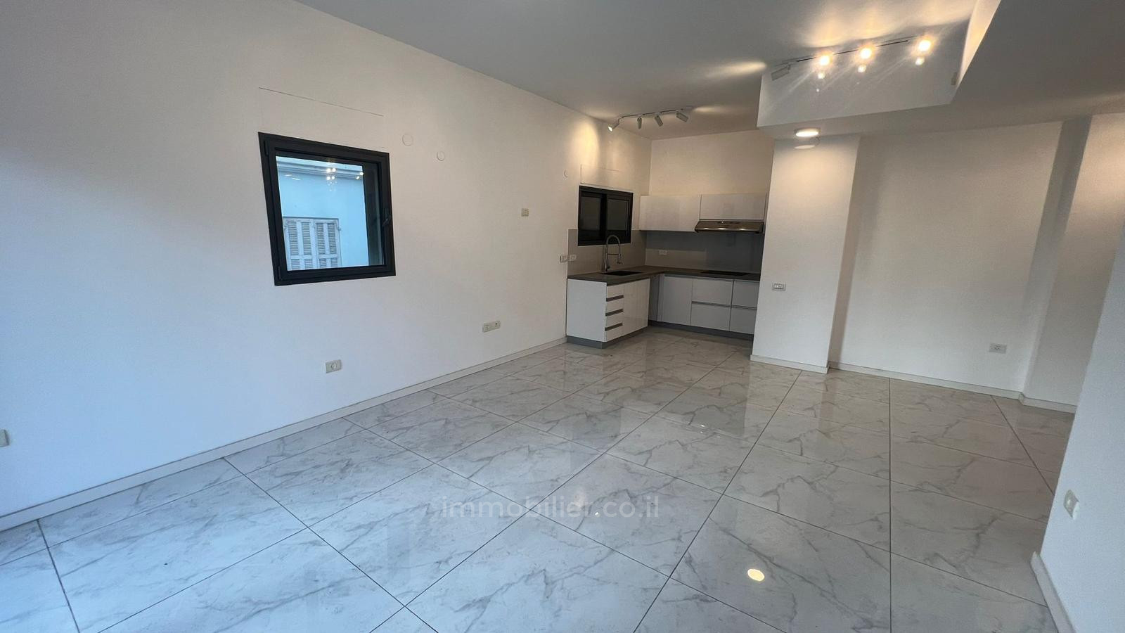 Appartement 4 pièces  Tel Aviv Kerem Hatemanim 828-IBL-15