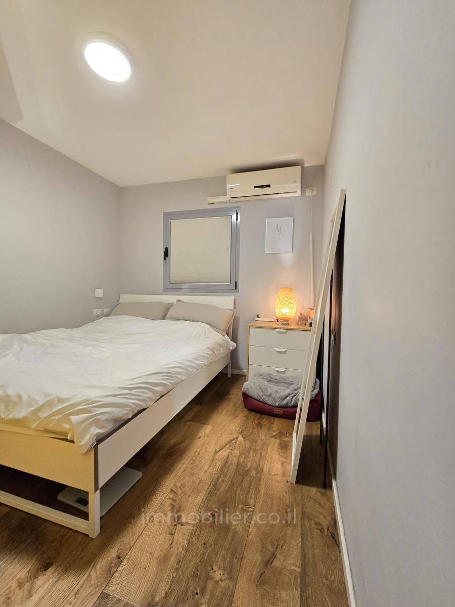 Apartment 2 rooms Tel Aviv Florentine 828-IBL-37