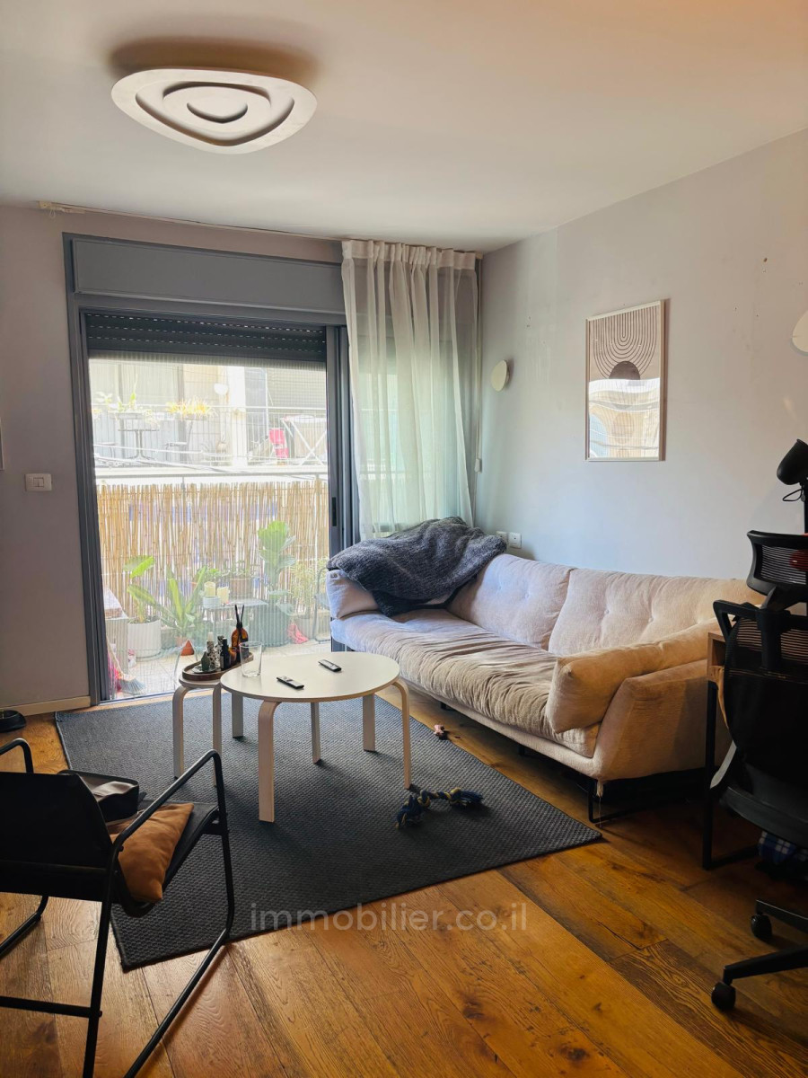 Apartment 2 rooms Tel Aviv Florentine 828-IBL-37