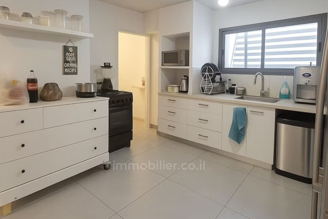 Apartment 3 rooms Bat yam Bat yam 828-IBL-97