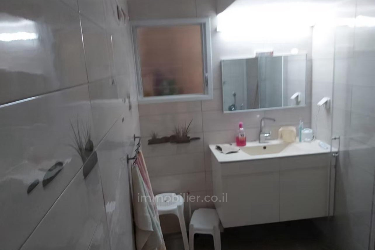 Apartment 4 rooms Bat yam Bat yam 828-IBL-99