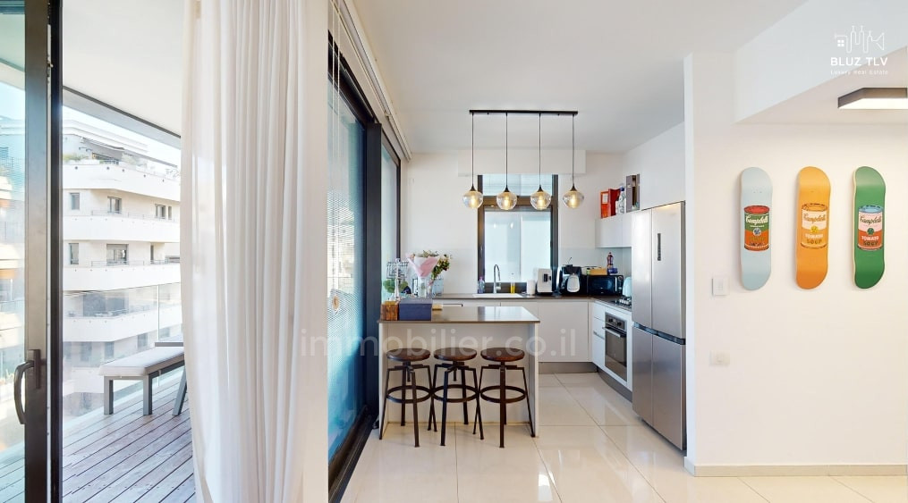 Appartement 3 pièces  Tel Aviv 1ere ligne mer 833-IBL-6